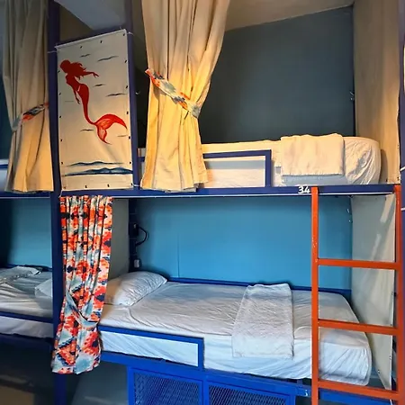 坎莫卡普酒店 营地 *