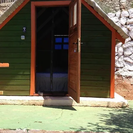 营地 坎莫卡普酒店 *